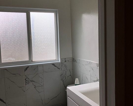 4th image of 825 N Alfred St