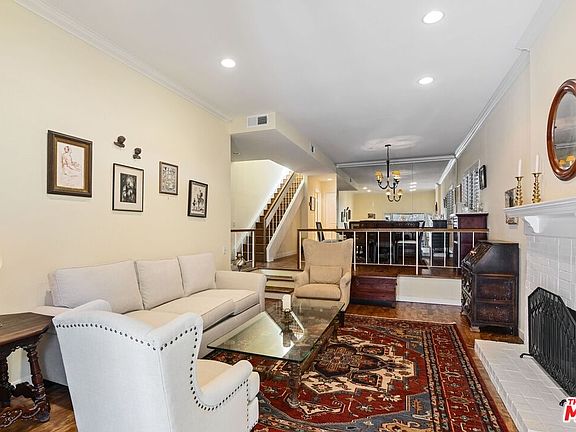 3rd image of 10933 Wellworth Ave APT 18