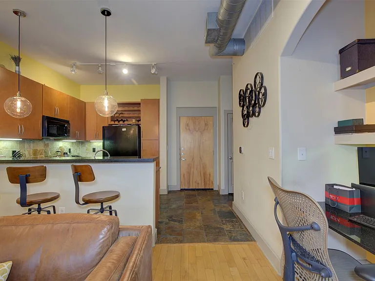 1901 Post Oak Blvd #3304 — Photo 8