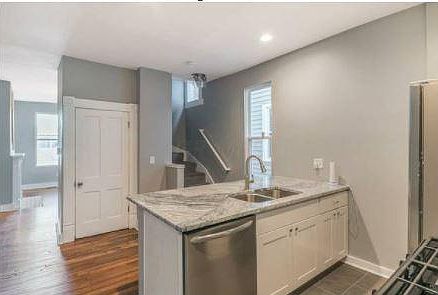 5th image of 1573-1575 E Rich St