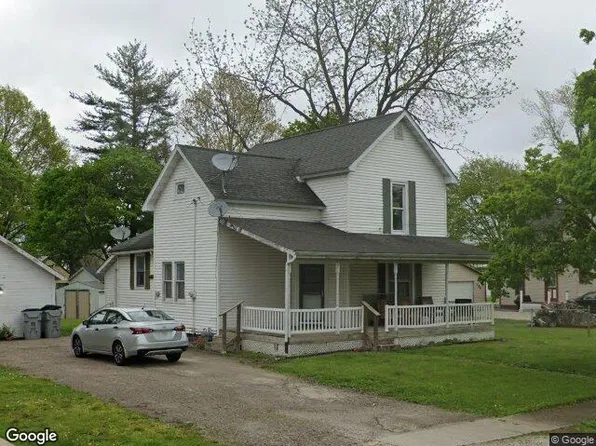 262 E Hamilton St, Warrensburg, IL 62573