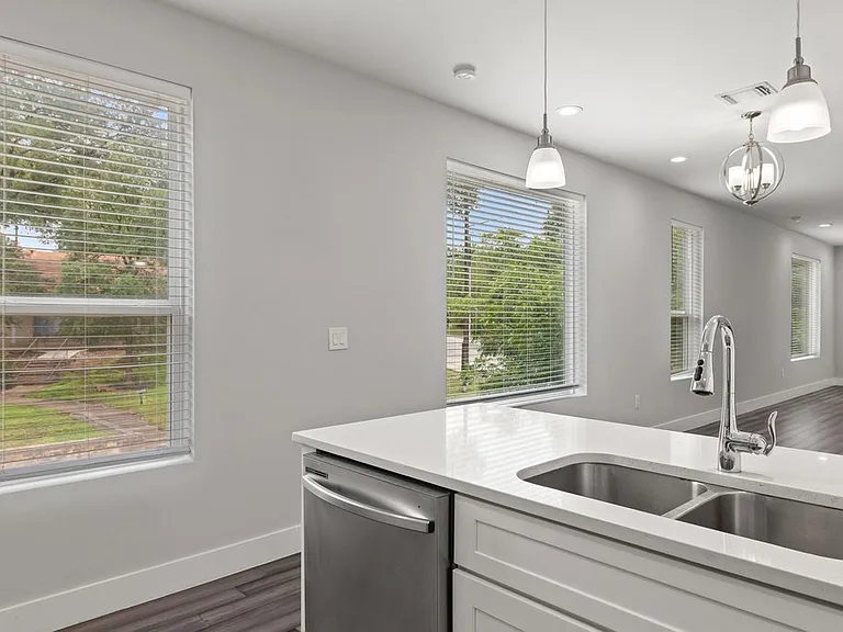 6109 Cherrylawn Cir #A — Photo 13
