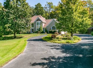 8239 Tewksbury Ln, Painesville, OH 44077