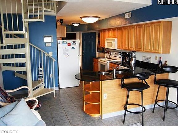 5th image of 400 Swartz Ln #309