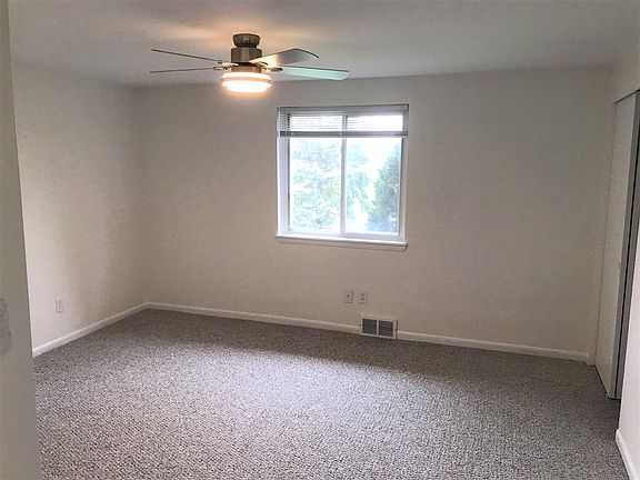 4th image of 6040 Lake Ave