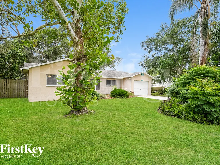 2278 Hialeah St NE — Photo 2