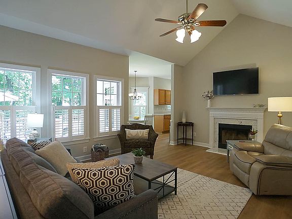 4th image of 765 Appaloosa Way
