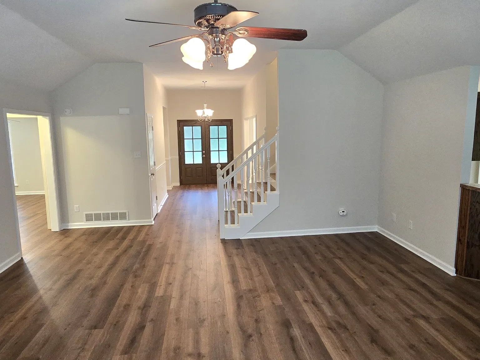 4 bed, 2.5 bath, 2473 sqft, $2,400 — Photo 4