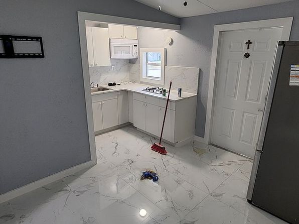 miami-florida-2057620878 picture