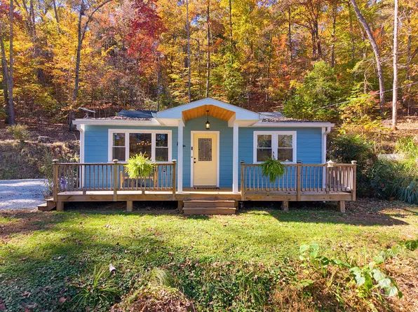 97 Silver Spruce Ln, Franklin, NC 28734