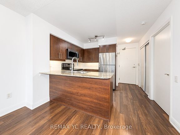 4th image of 2191 Yonge St #1103