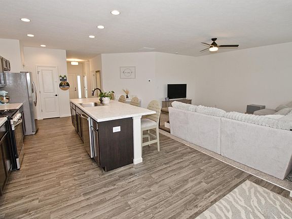4th image of 5844 Rapallo Dr