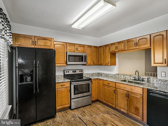 2nd image of 18954 Grotto Ln