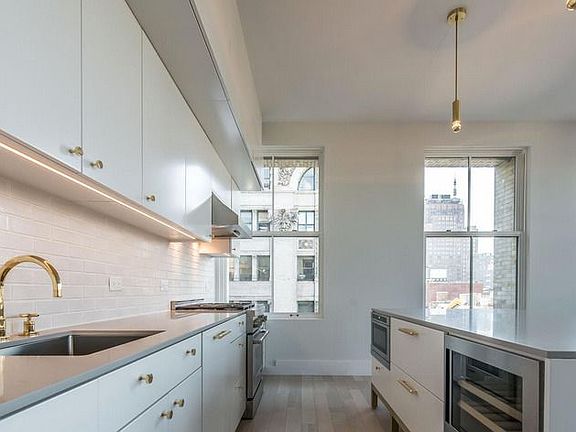 5th image of 438 Broome St APT 3S