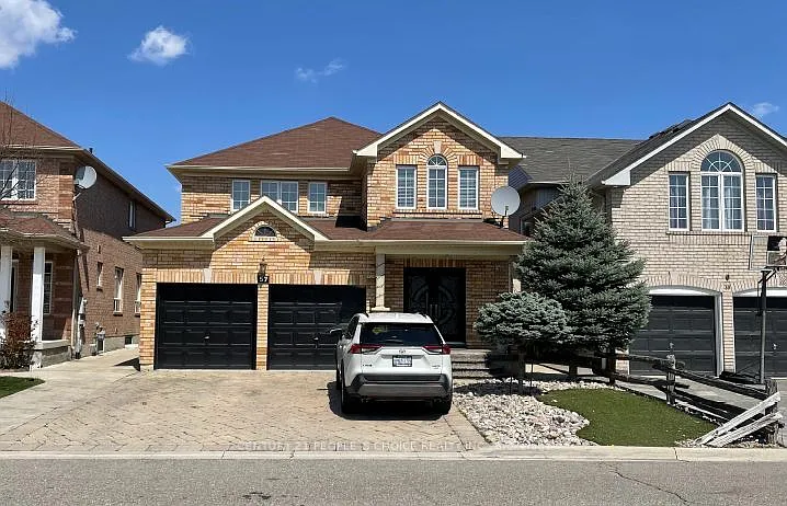 57 Fallstar Cres — Photo 1