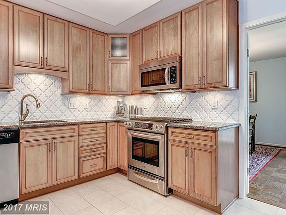 4th image of 4620 N Park Ave APT 1002W