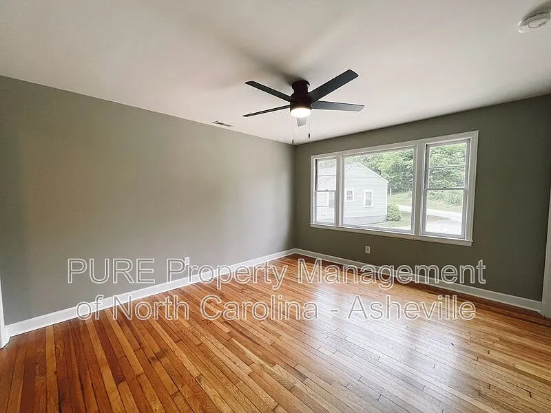 2 bed, 1.0 bath, 785 sqft, $1,950 — Photo 2