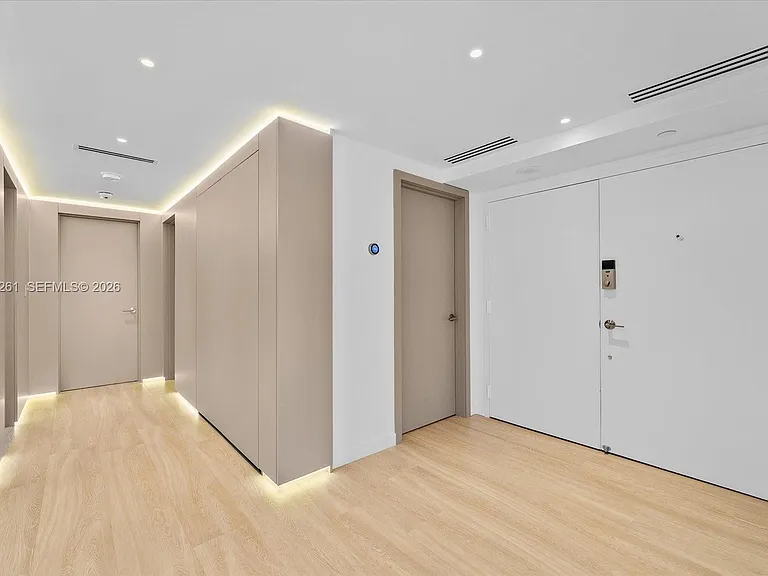 199 Ocean Lane Dr #1001 — Photo 17
