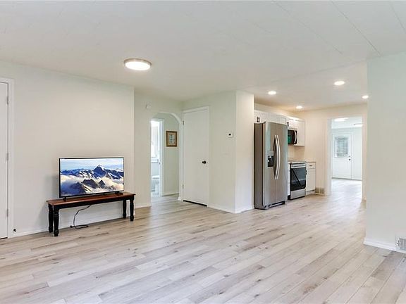 3rd image of 1435 Mckinley Road