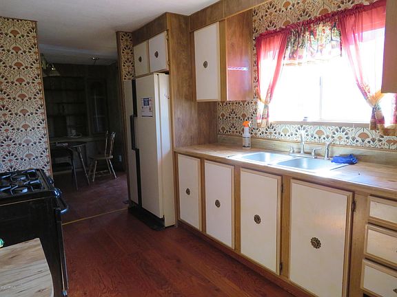 4th image of 4839 S San Pedro Ave
