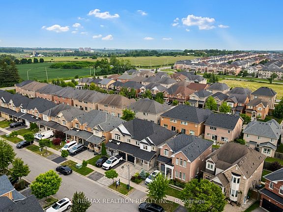 4th image of 21 Barden Cres
