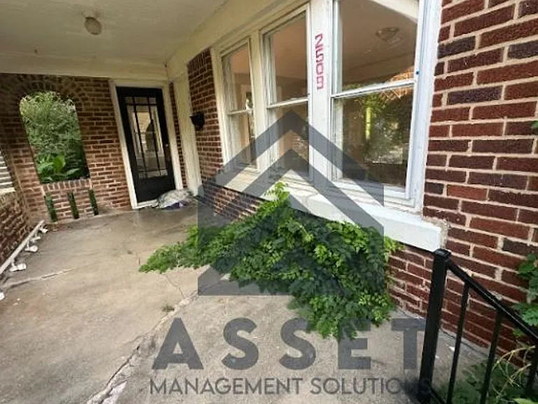 2509 NW 22nd St — Photo 2