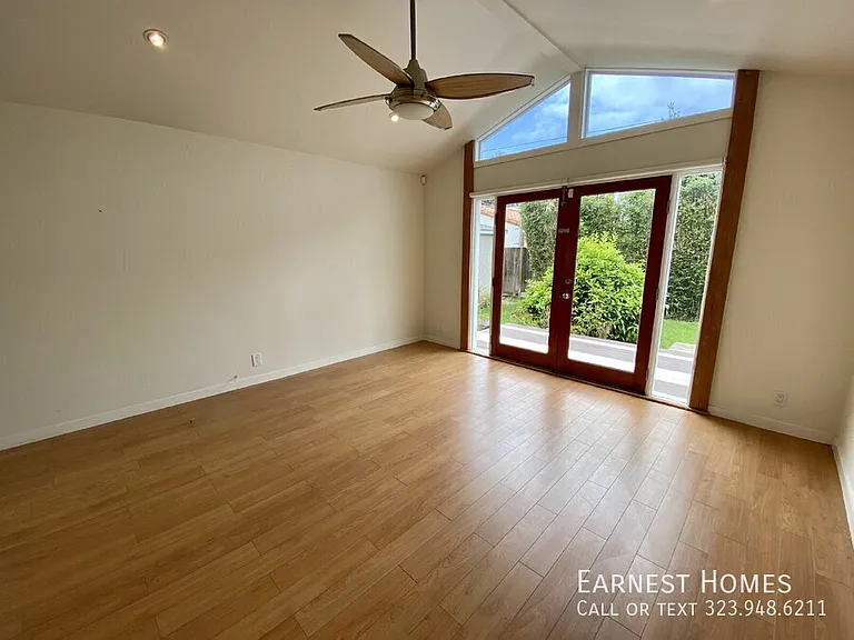 2577 S Bundy Dr — Photo 18