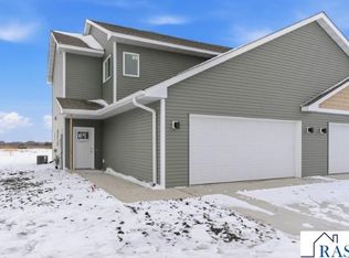 3117 & 3119 Noble Dr, Mankato, MN 56001