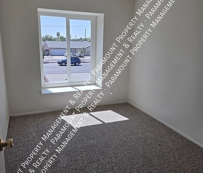 8434 N 34th Dr — Photo 14