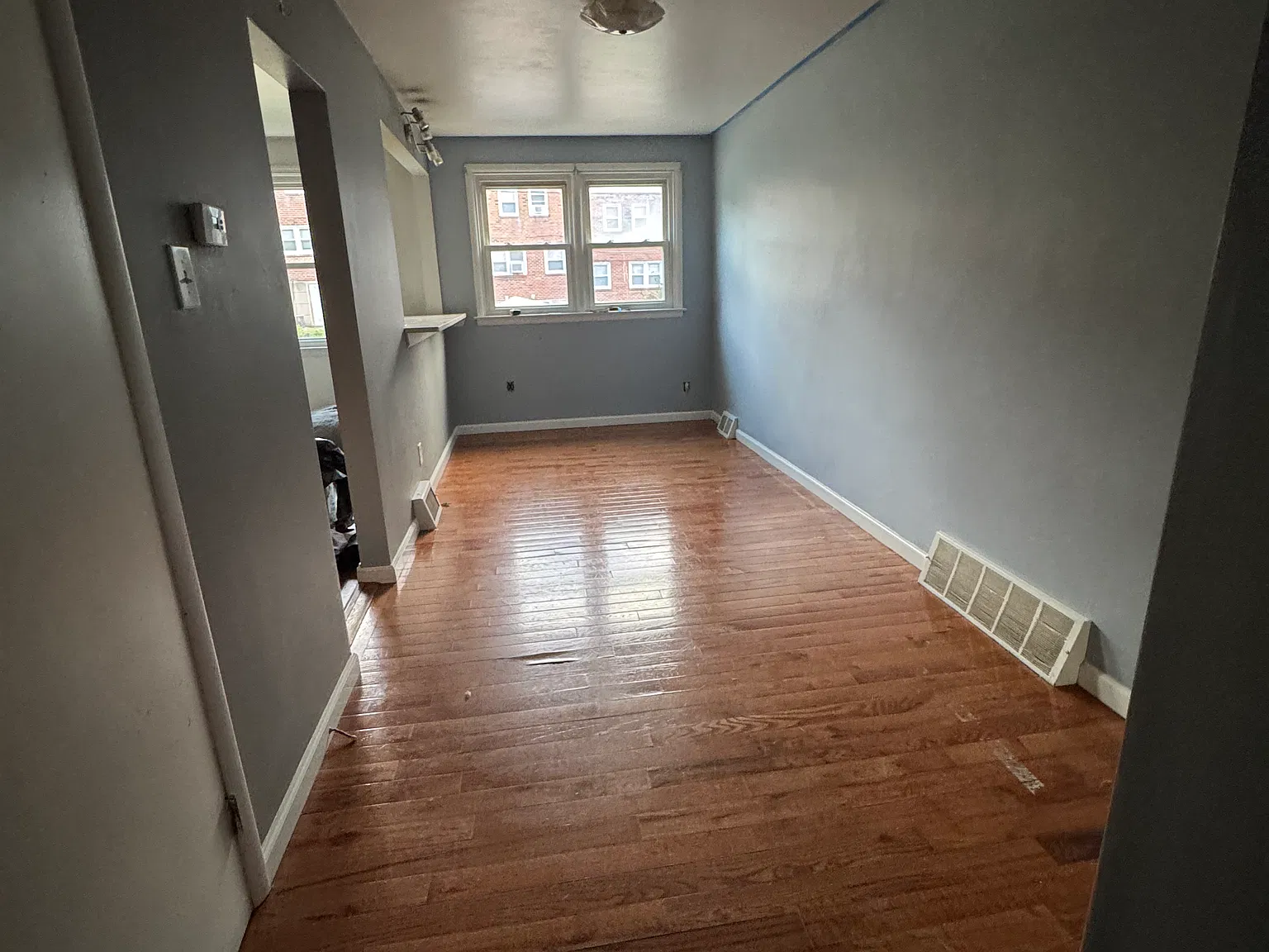 3 bed, 1120 sqft, $2,100 — Photo 4