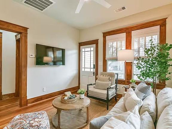 5th image of 4616 Avenue O 1/2