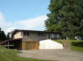308 E South St, Freeport, IL 61032