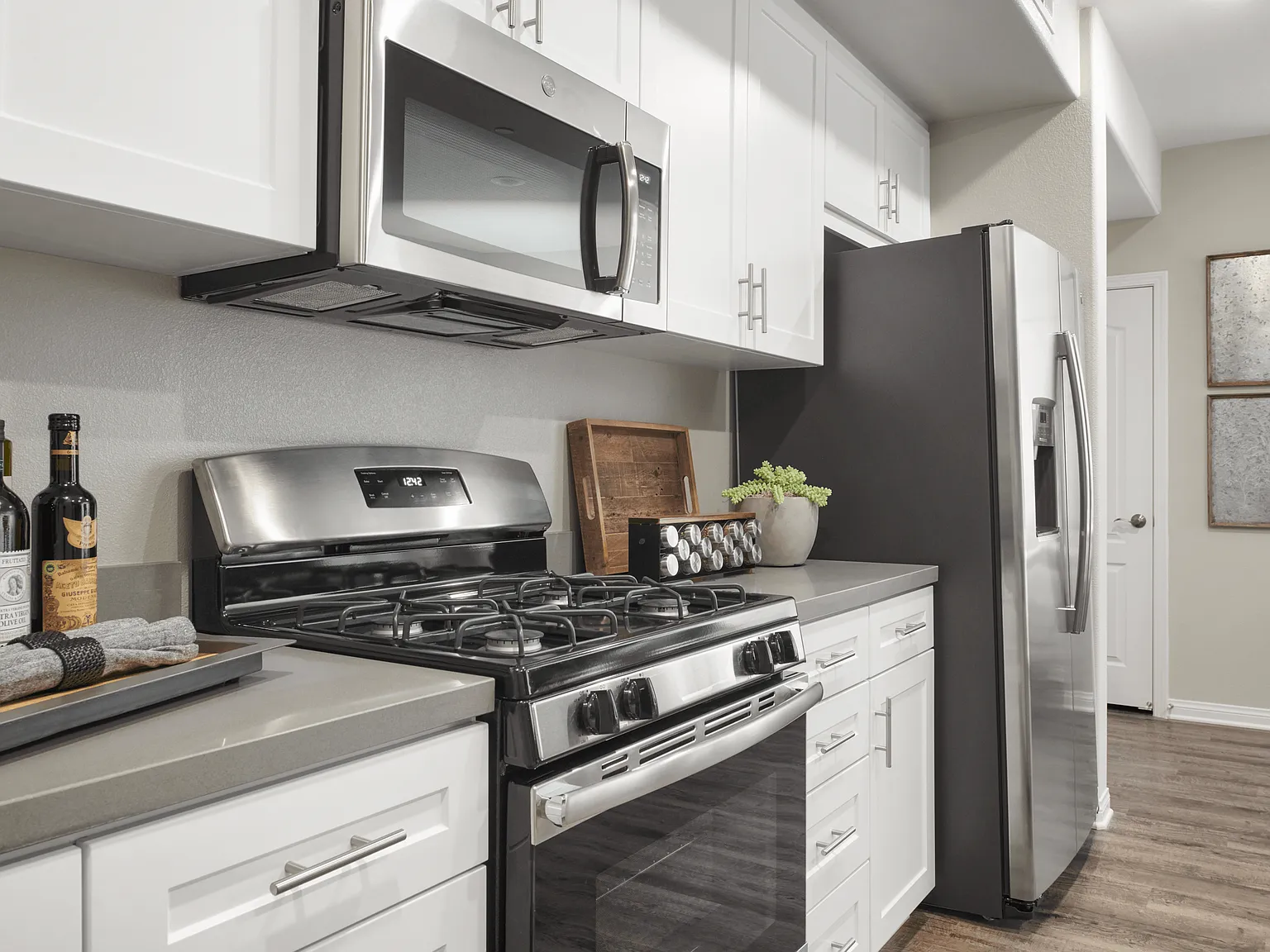 Mitchell Place Apartments — Photo 2