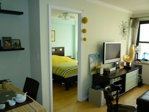 4th image of 220 E 57th St APT 11J