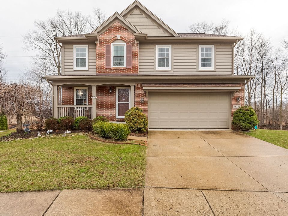 1st image of 46705 Woodside Dr