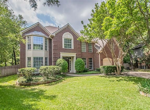 2nd image of 2401 Brittany Ln