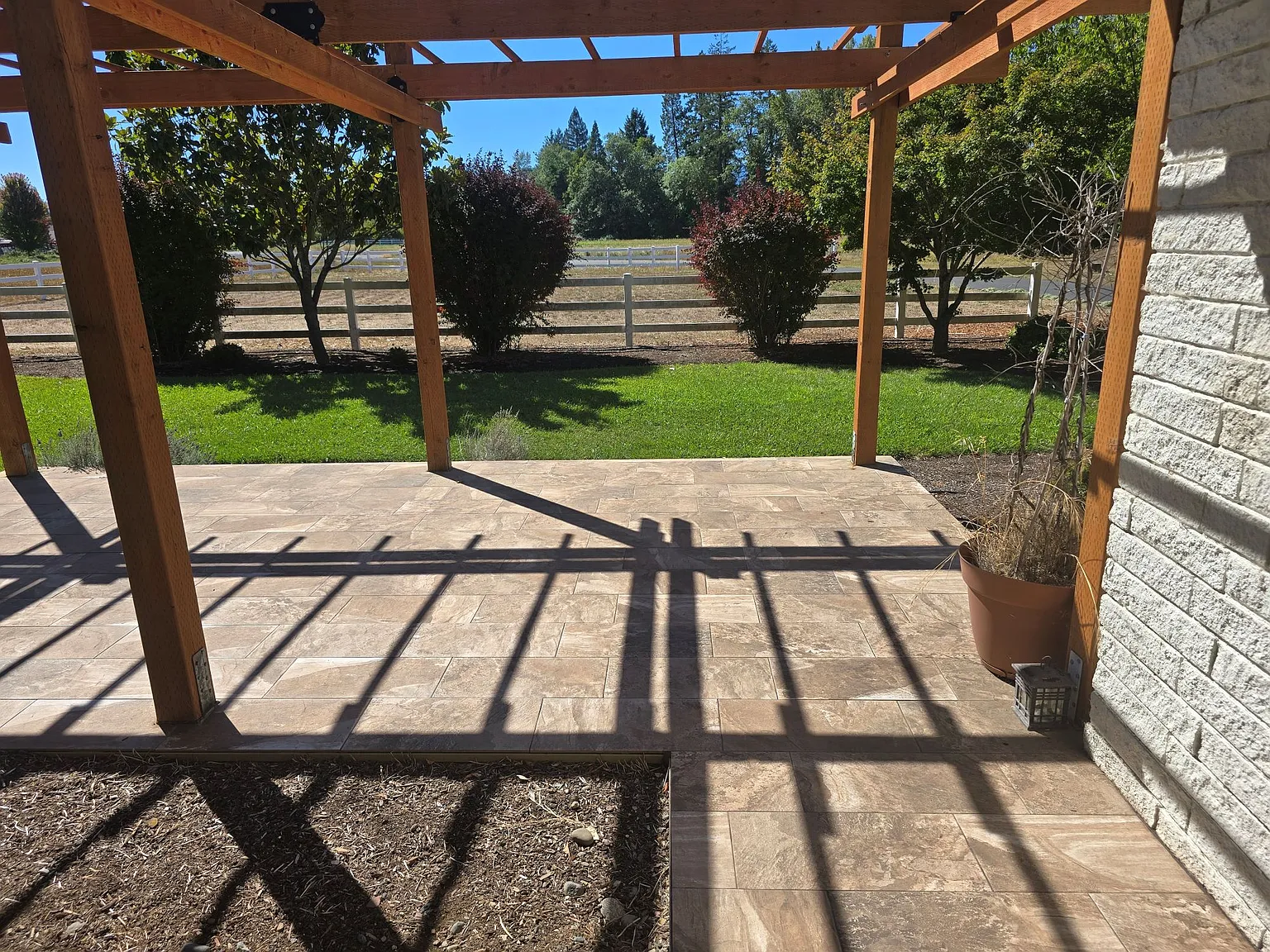 3 bed, 2465 sqft, $2,495 — Photo 3