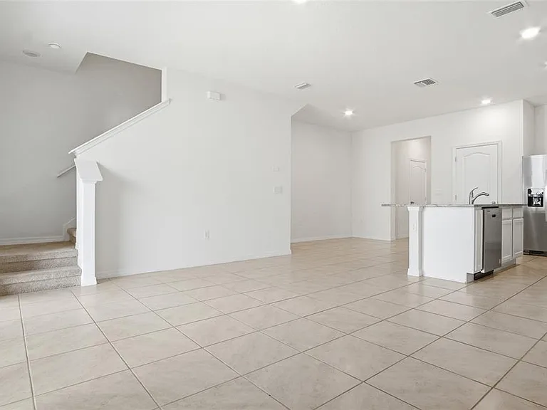 1535 Lumber Ave — Photo 8