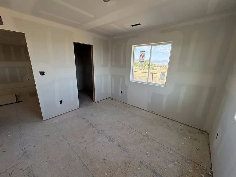 943 S Sweetwater Dr — Photo 13
