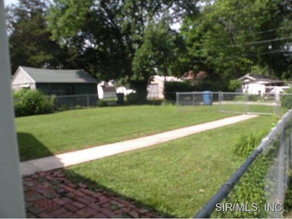 2nd image of 526 S Perrine Ave