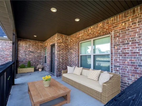 1413 Reagan Ave, Gentry, AR 72734