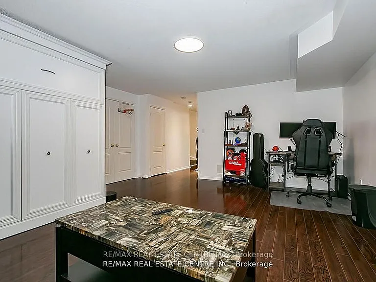 3985 Eglinton Ave W #8 — Photo 7