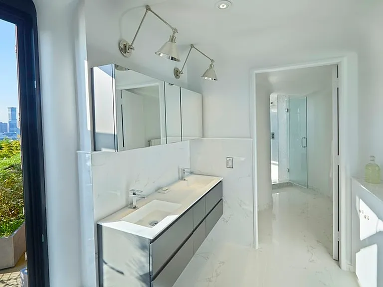 377 Rector Pl #PHB — Photo 20