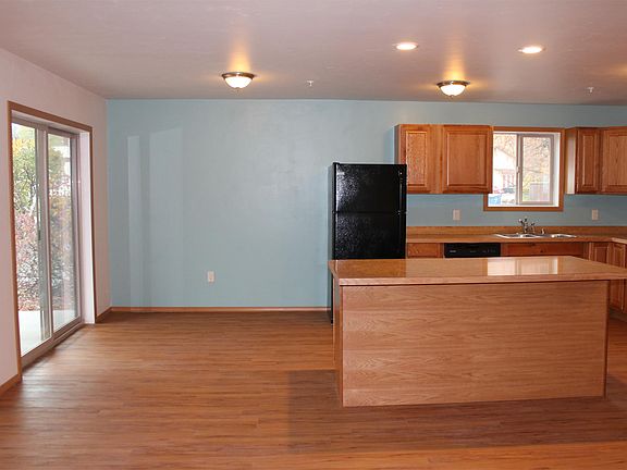 3rd image of 1410 Worden Ave APT 201