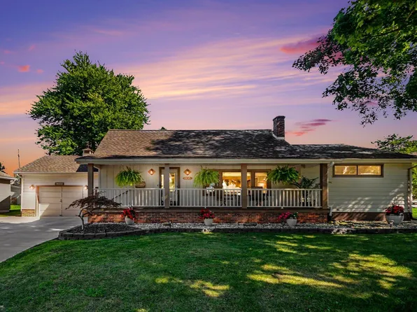1105 Henry St, Saint Clair, MI 48079