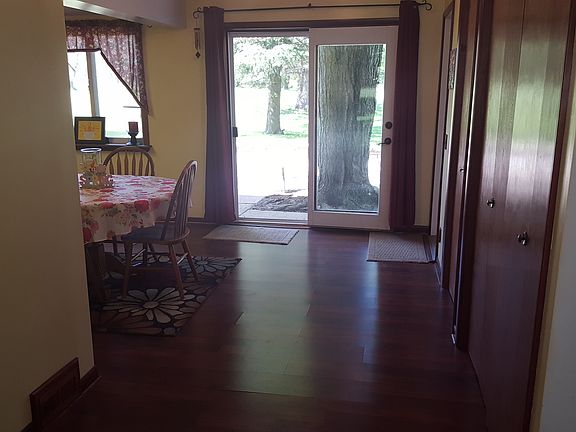 3rd image of 180 Walker St