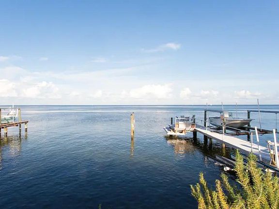 4th image of 3750 Coquina Key Dr SE
