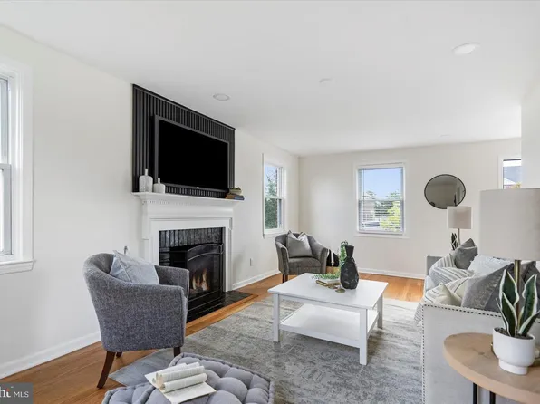 1202 E 35th St, Baltimore, MD 21218