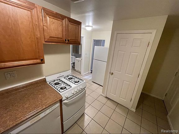 4th image of 20956 Rensselaer St
