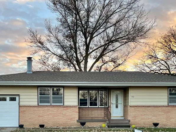 913 S Scenic Dr, Oakland, IA 51560